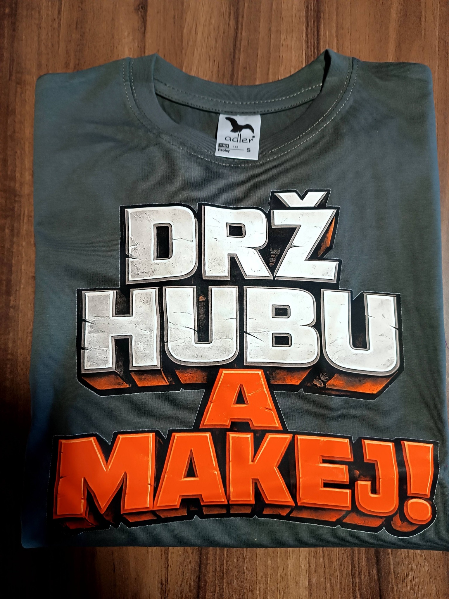 tričko drž hubu a makej